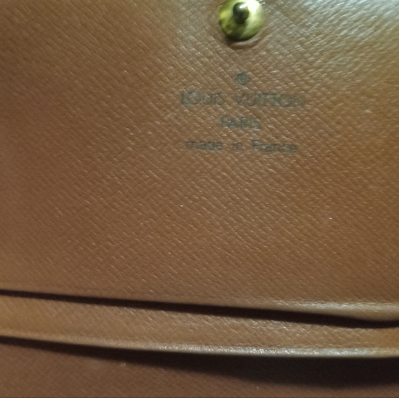 Louis Vuitton Wallet - Picture 2 of 5
